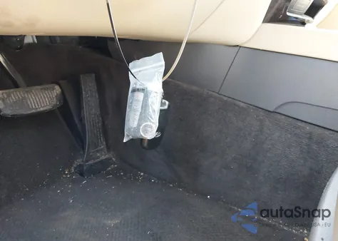 2011 Hyundai Genesis 3.8 z USA, uszkodzony, nr VIN KMHGC4DE3BU116710